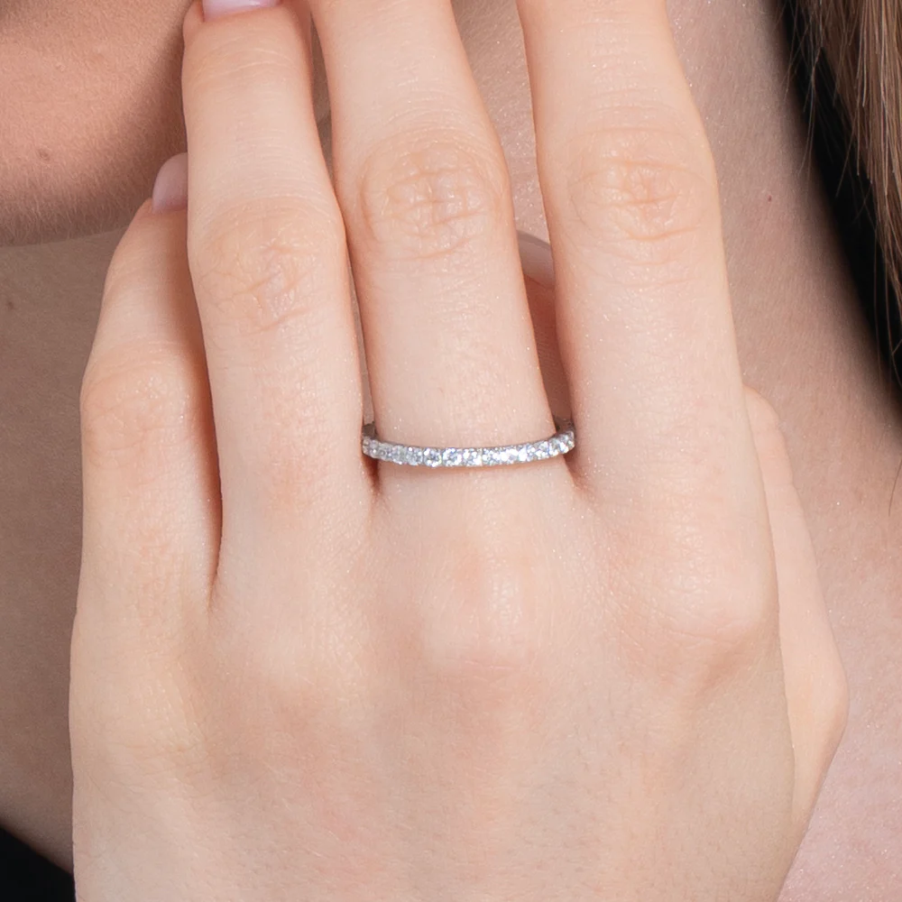 ANILLO DE ACERO PARA MUJER CON CRISTALES BLANCOS - Imagen 2