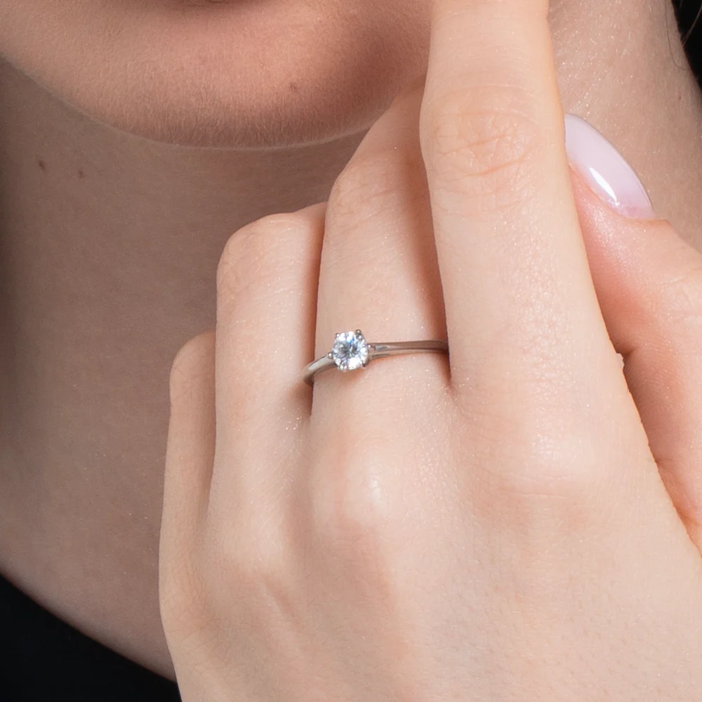 ANILLO DE ACERO PARA MUJER CON CRISTAL BLANCO - Imagen 2