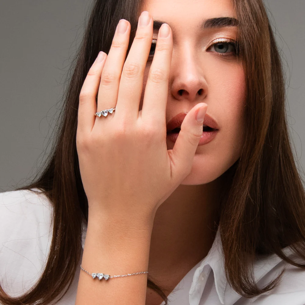 PULSERA DE MUJER EN ACERO CON CORAZONES Y CIRCONITAS BLANCAS - Imagen 4